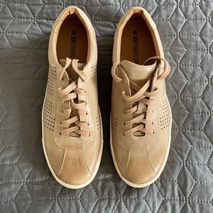 SHOES MEN'S  ( BROTHERS UNITED ) SIZE 8.5 Luxury Lace Up Perf DetailS